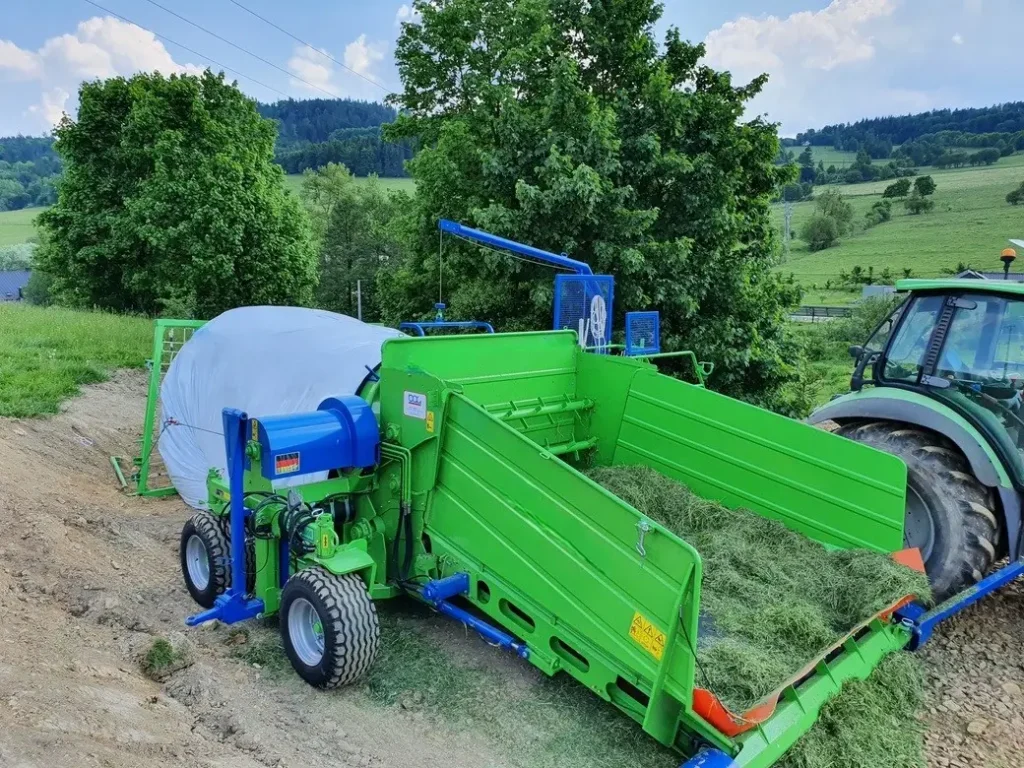 Bagger RT 8000 – încărcător de furaje în Silobag