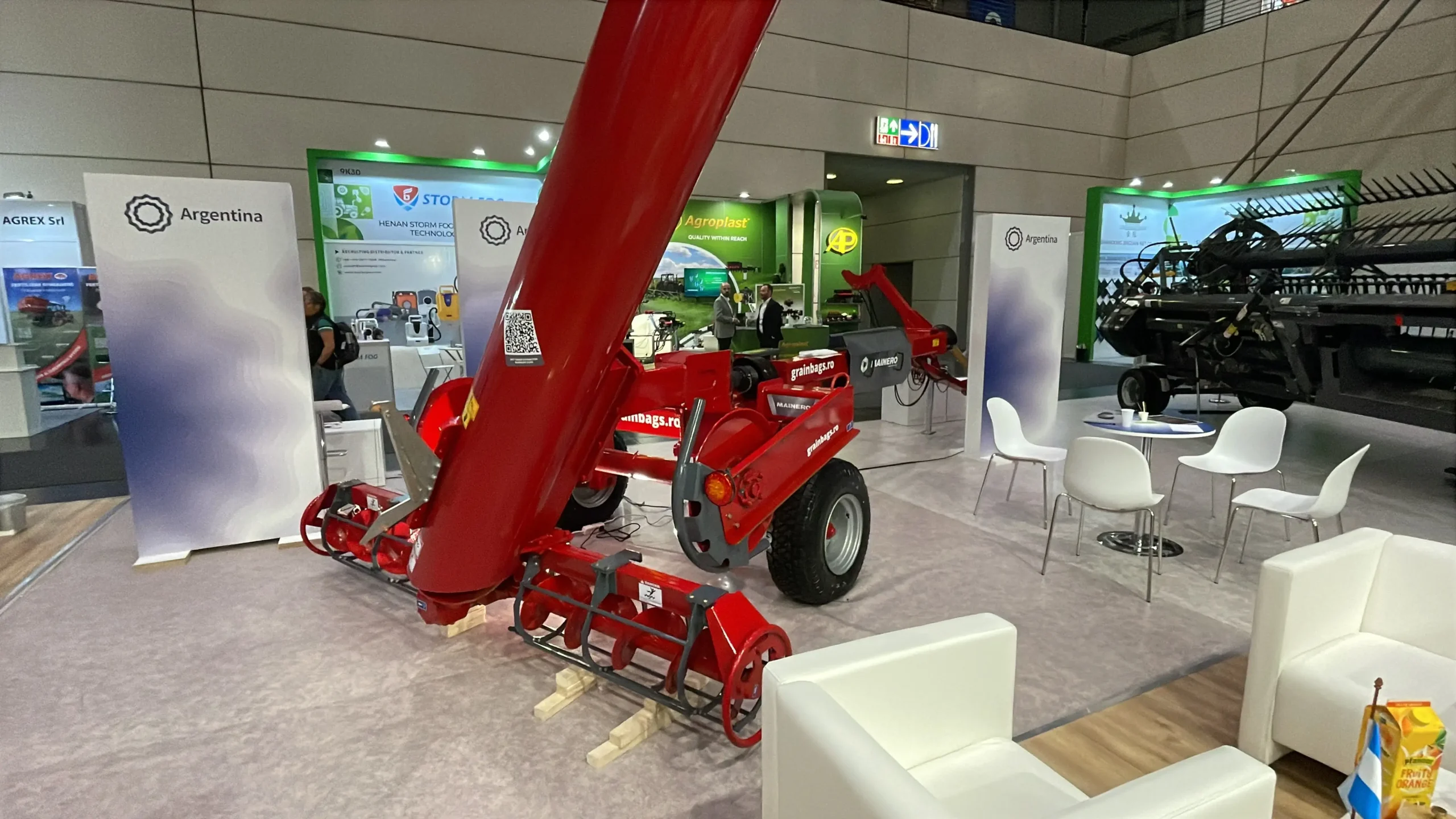 Mainero 2350 – utilaj de descărcat din Silobag